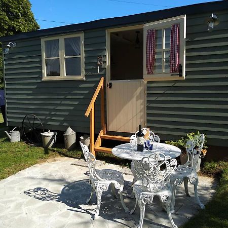 The English Shepherds Hut @ Les Aulnaies Echauffour Экстерьер фото